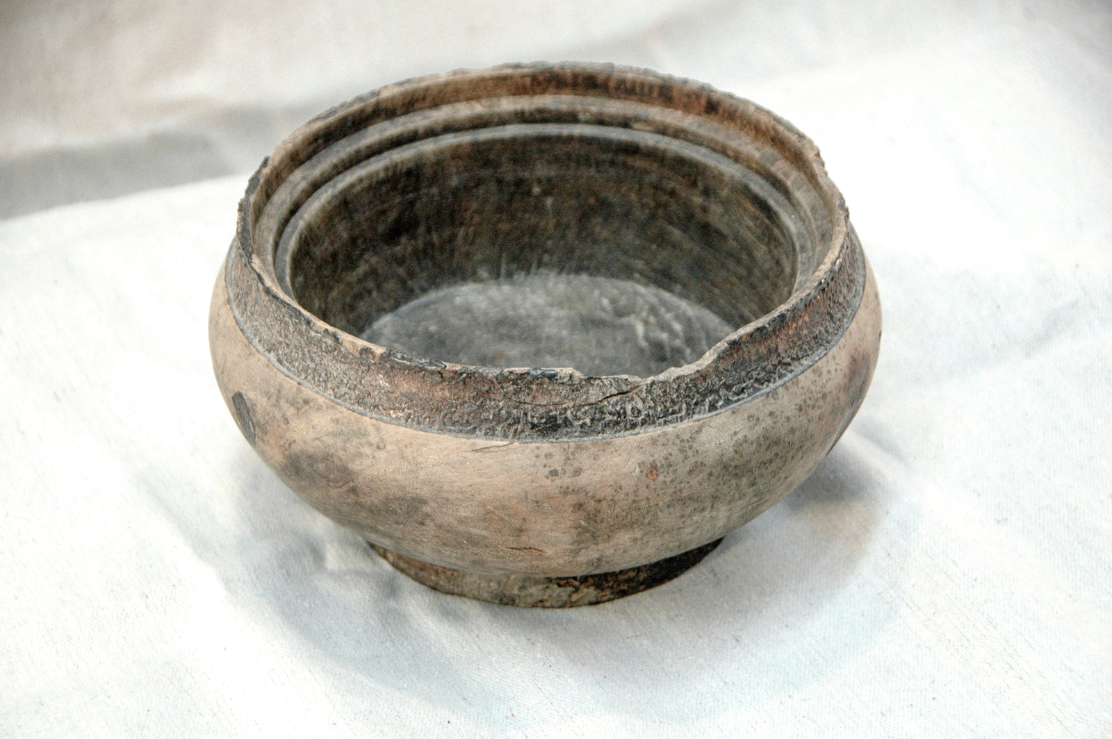 Antique kneading bowl