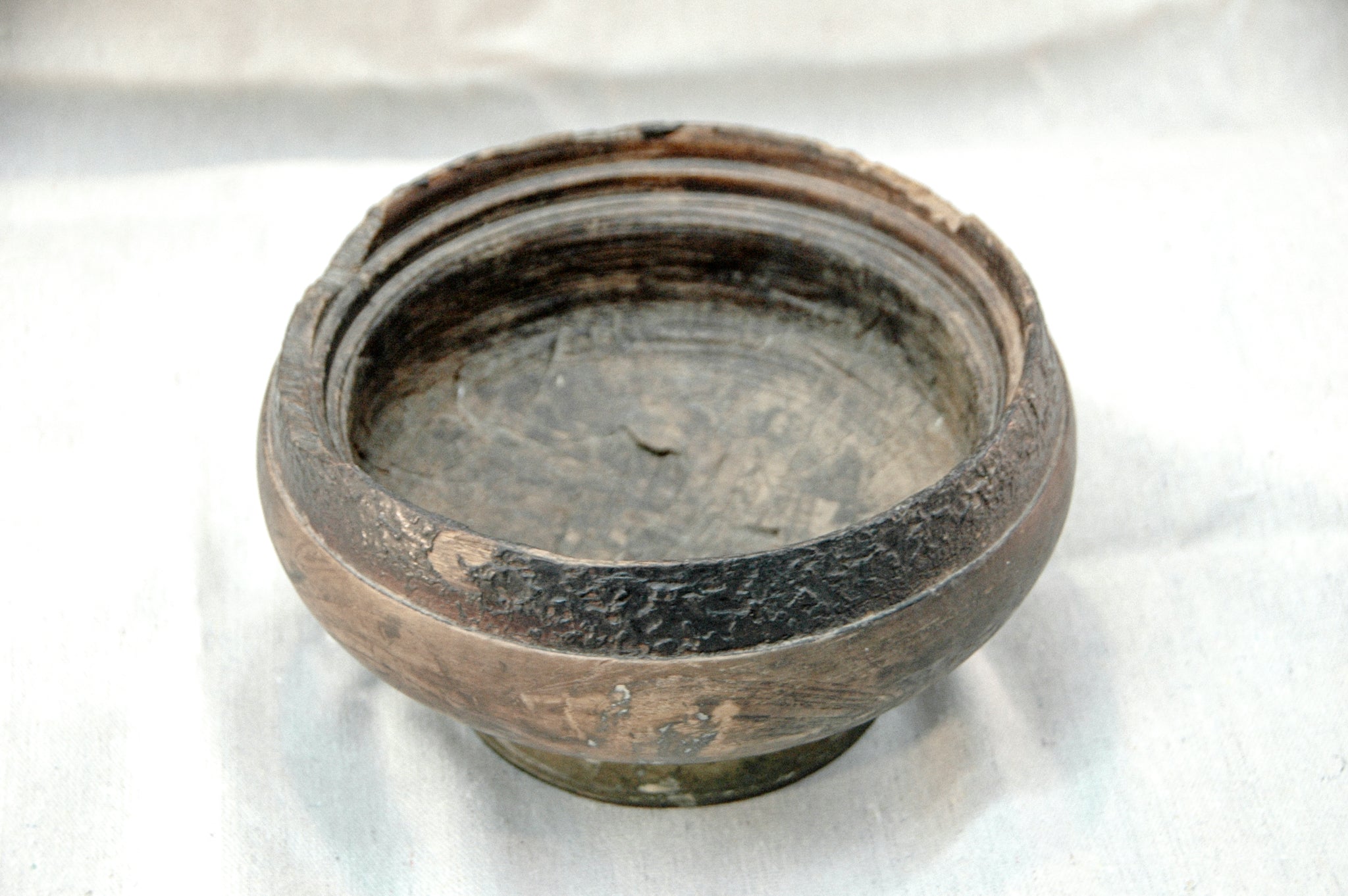 Antique kneading bowl